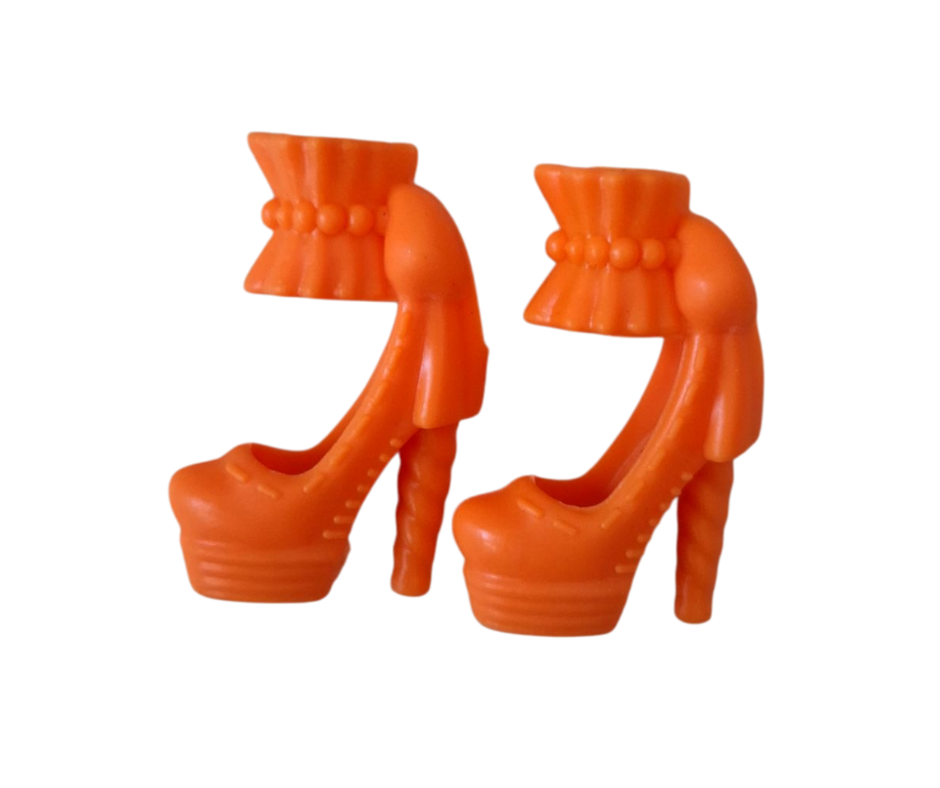 Zapato de tacón con moño en tobillo