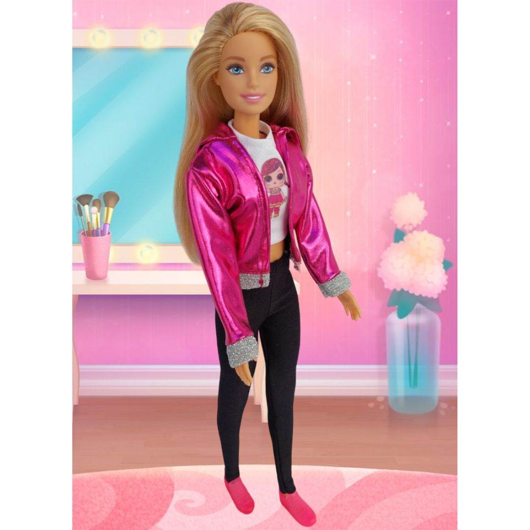 TRAJES CON CHUMPA,  PANTALÓN Y BLUSA BARBIE