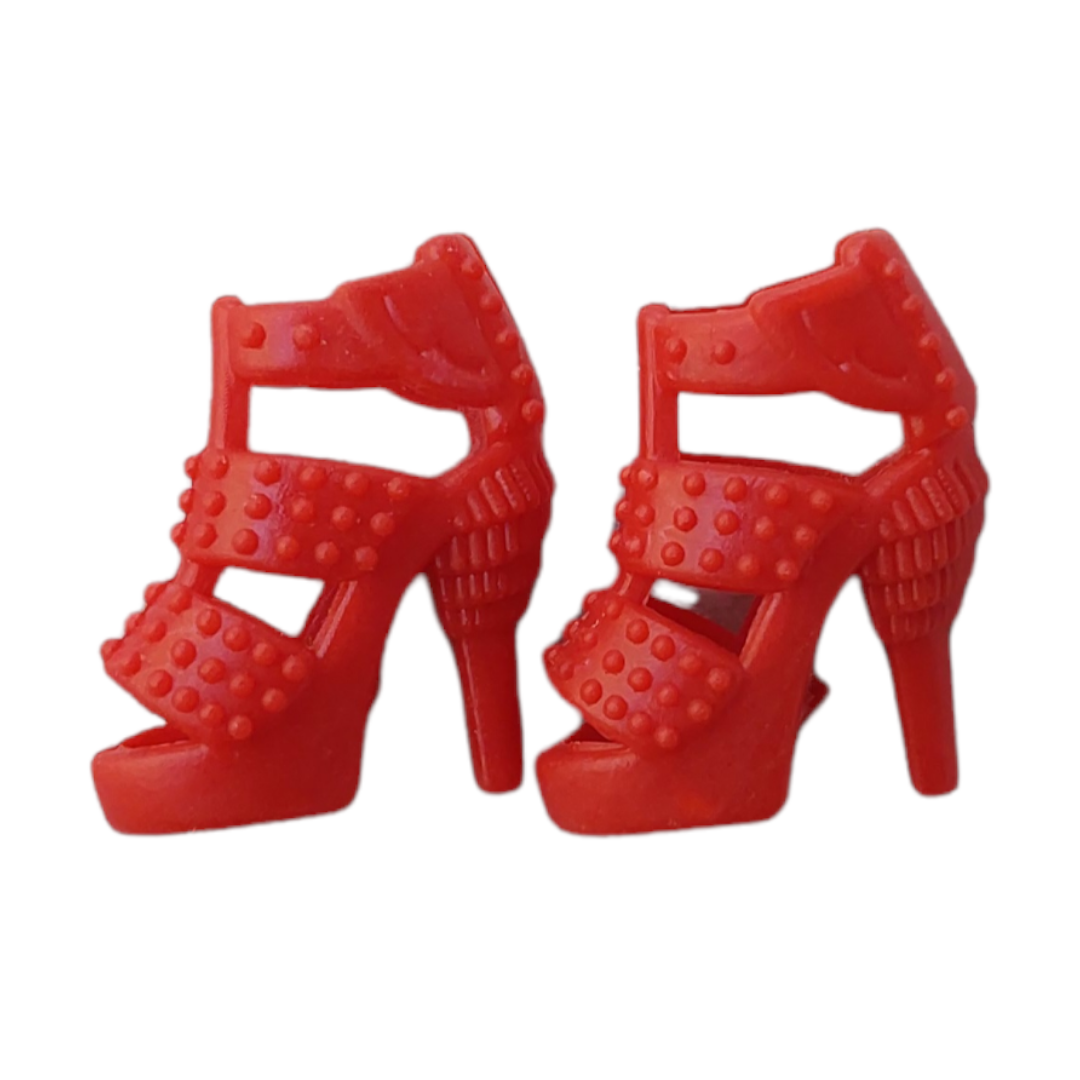 Zapato de tacón con diseño de puntos