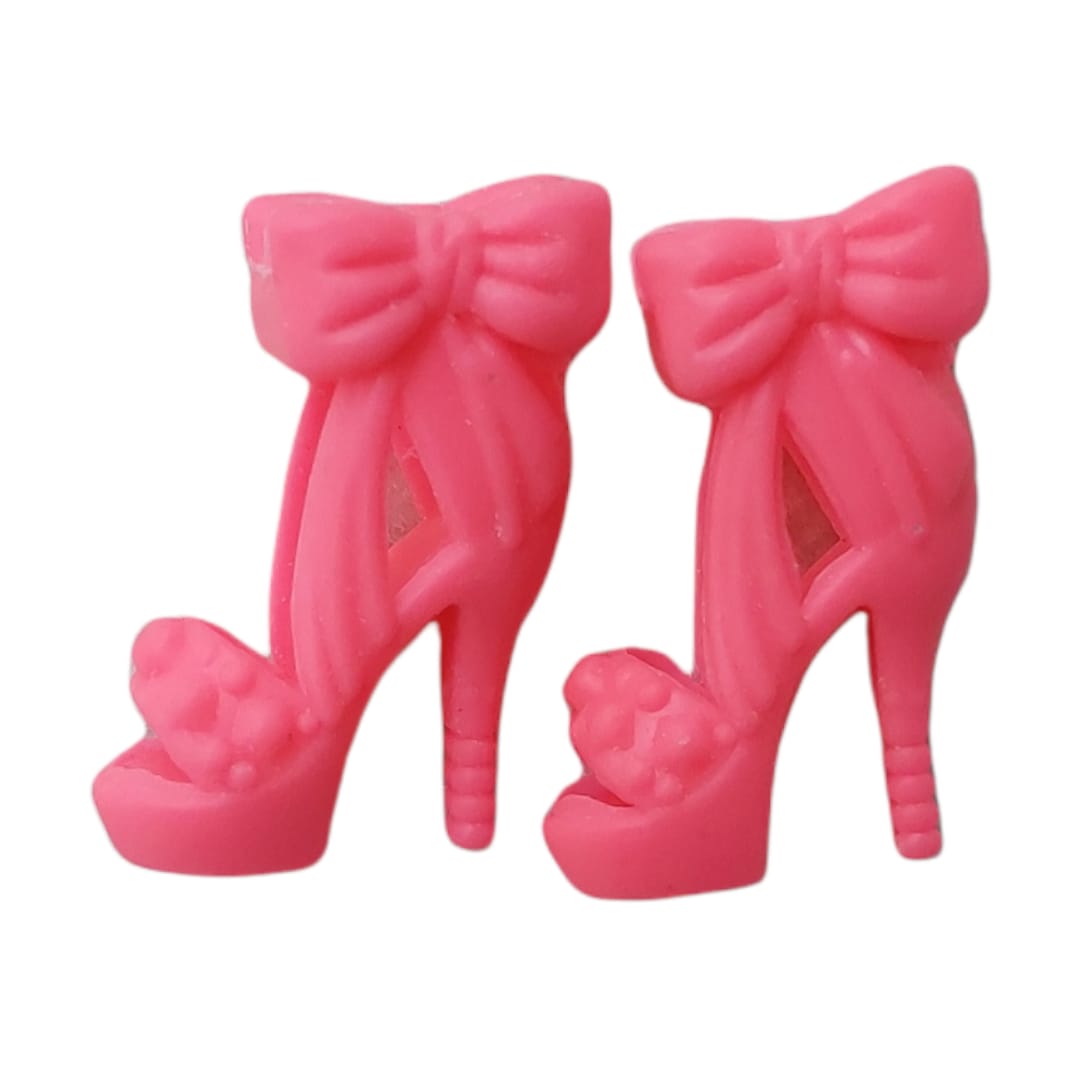 Zapato de tacón con moño en el tobillo